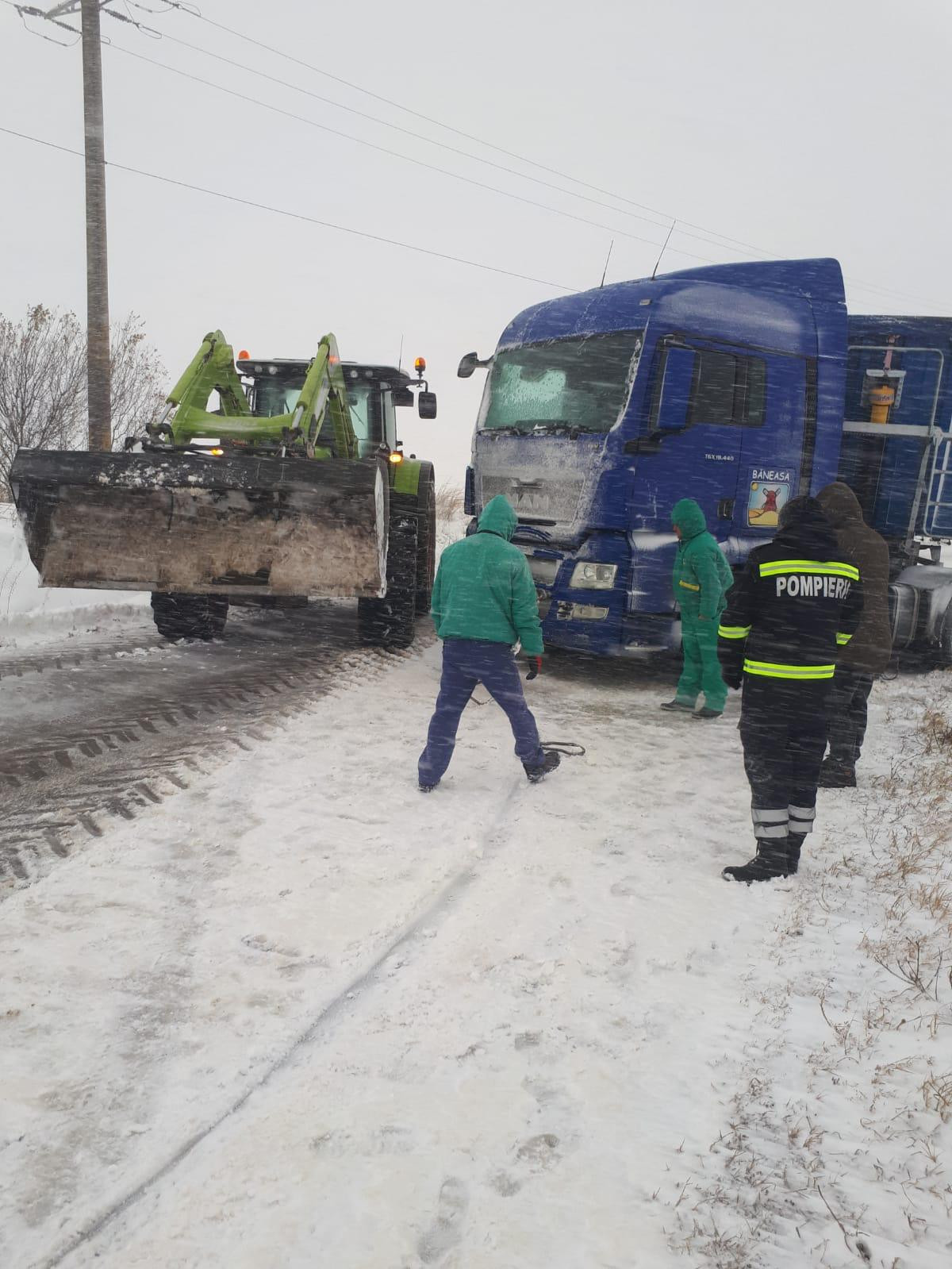 INFOTRAFIC. Starea drumurilor în județele lovite de codul galben de ninsori. 11 accidente în Capitală