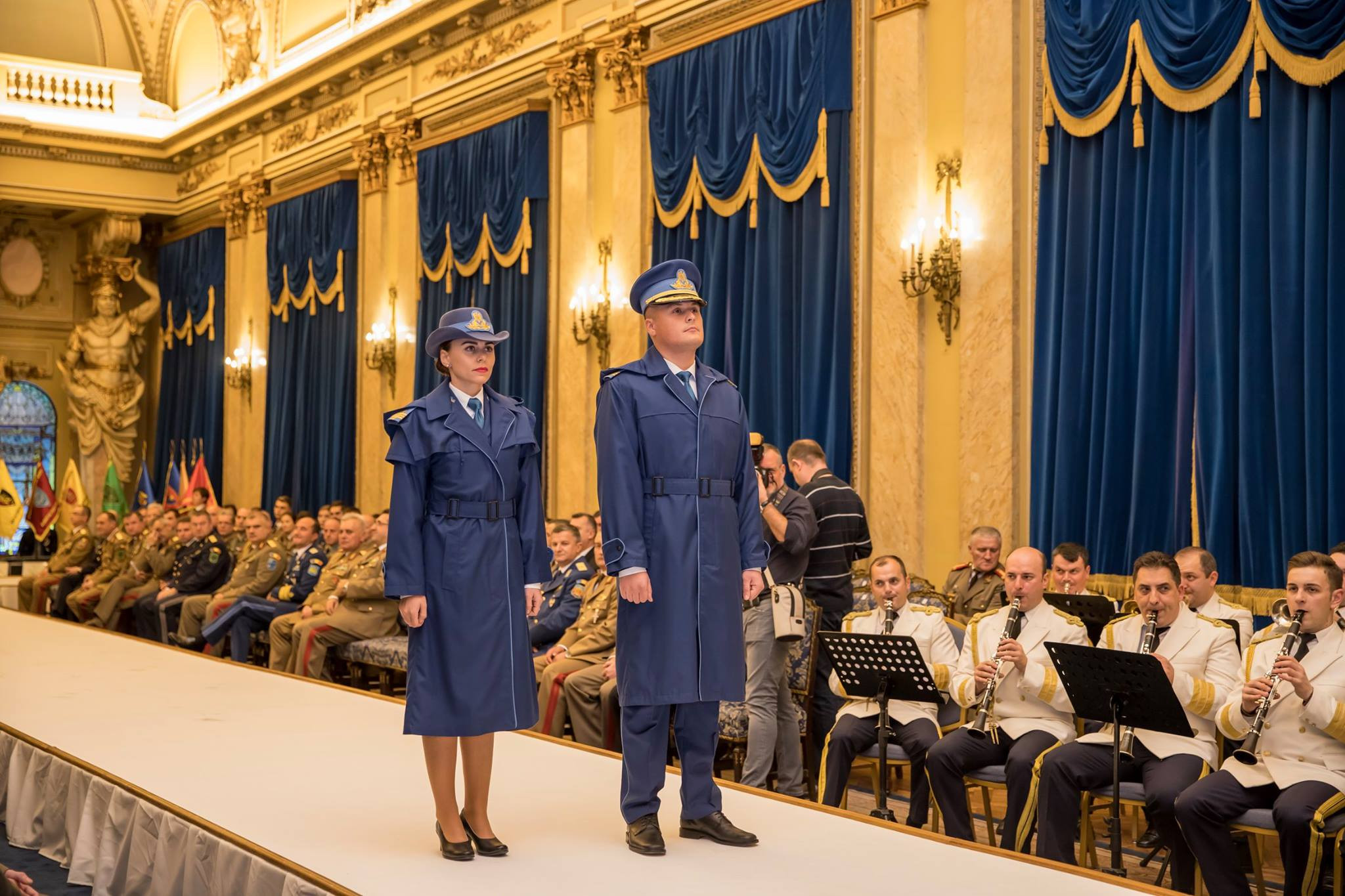 uniforme militare noi