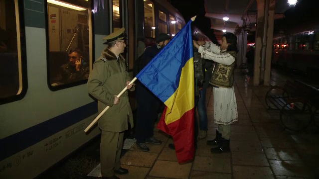 100 de oameni din Timiș au plecat într-o călătorie simbolică cu trenul, la Alba Iulia