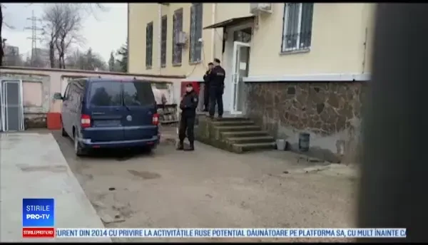 Convoi militar rusesc filmat lângă granița cu Ucraina. Poroșenko vorbește de un ”război în toată regula”