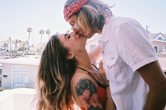 Duceau o viață perfectă, dar au fost găsiți fără viață și îmbrățișați, în pat. Cauza morții celor doi