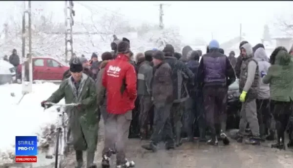 Inspectorii s-au întors în Rusănești, Olt. Localnici: ”Voi staţi la căldură, noi stăm ca proştii”