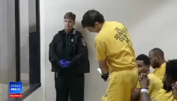 Doi bărbați și-au ucis fostul coleg de cameră pentru o consolă PlayStation 4