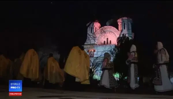 Sute de credincioși s-au adunat la Galați, la moaștele Sfântului Andrei