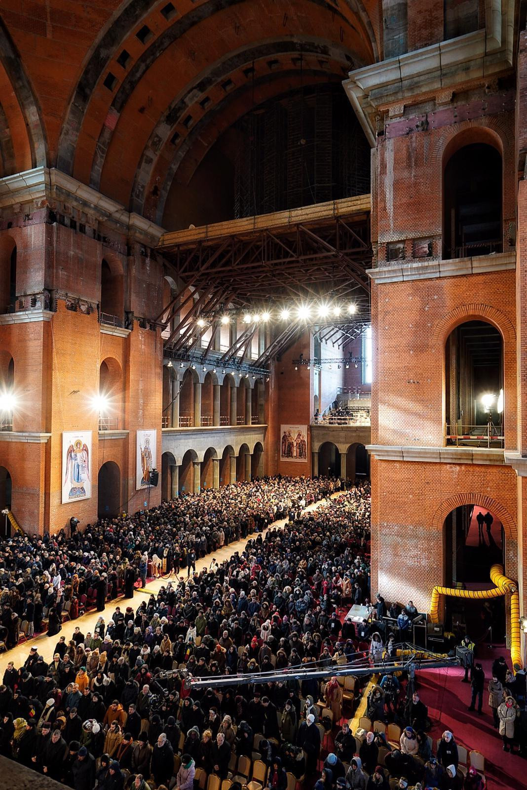 Primul hram al Catedralei Naţionale, serbat de Sfântul Andrei. Imagini impresionante