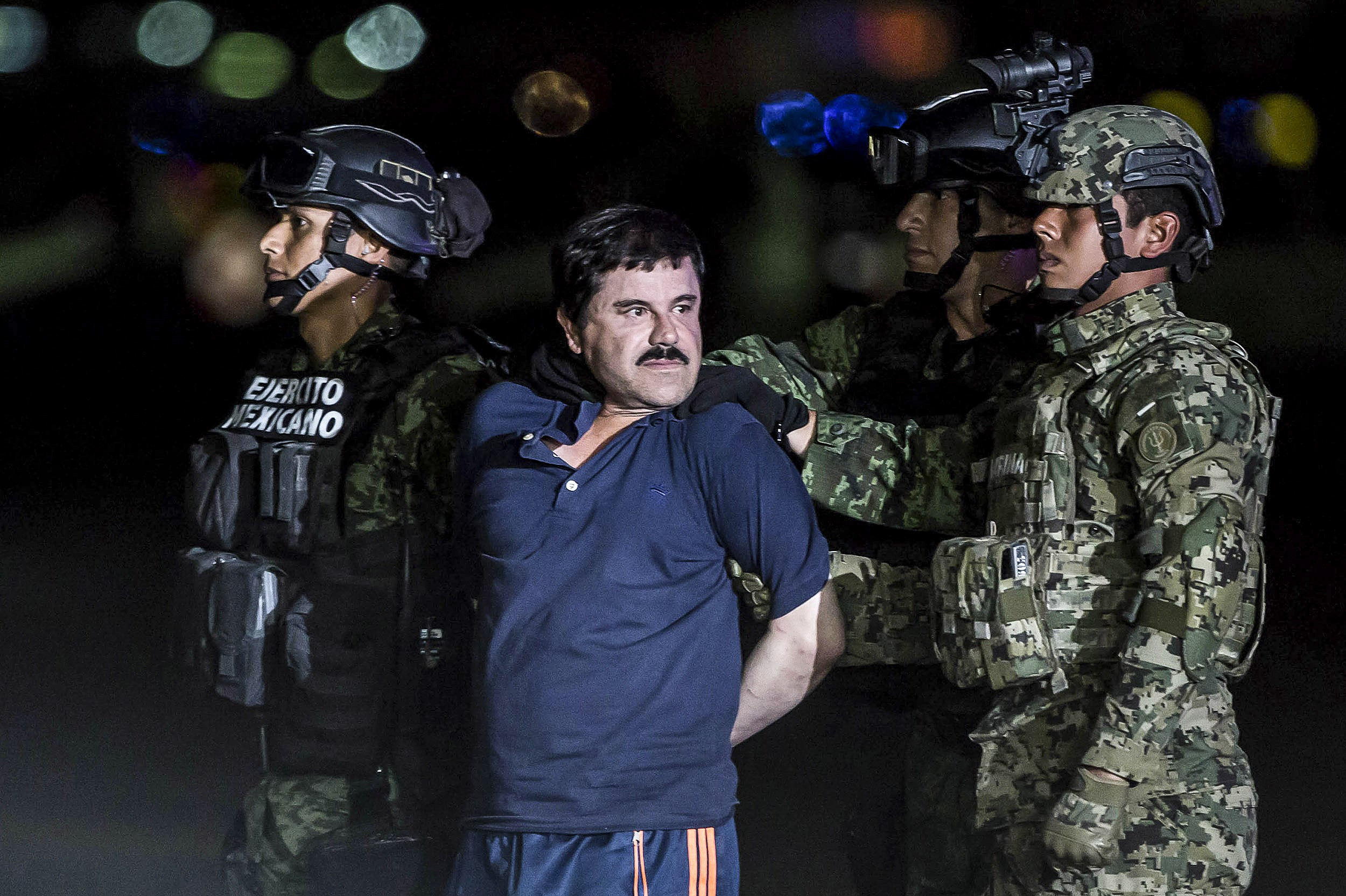 Actorul care îl joacă pe El Chapo în ”Narcos” a venit la procesul traficantului. VIDEO