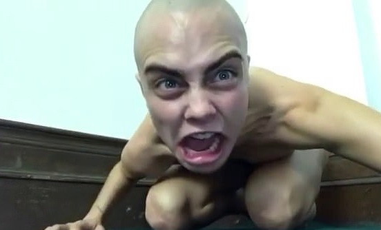 Imagini uimitoare cu modelul Cara Delevingne. De ce apare goală și rasă în cap într-o filmare