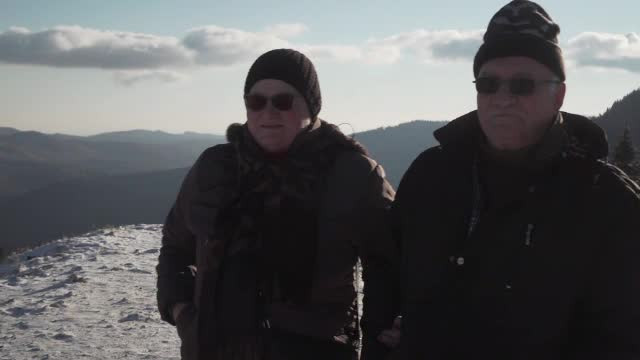 Prețurile de cazare în Bucegi. La vârsta pensionării, doi soți au văzut prima oară muntele