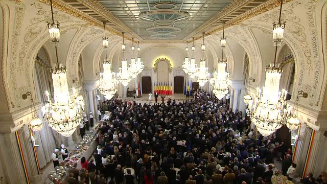 Unui bărbat i s-a făcut rău la recepţia de la Cotroceni. Reacţia lui Raed Arafat