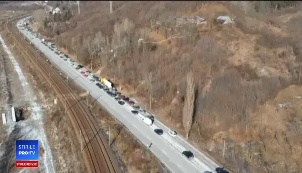 Aglomerație pe DN1. Imagini filmate cu drona între Breaza și Predeal