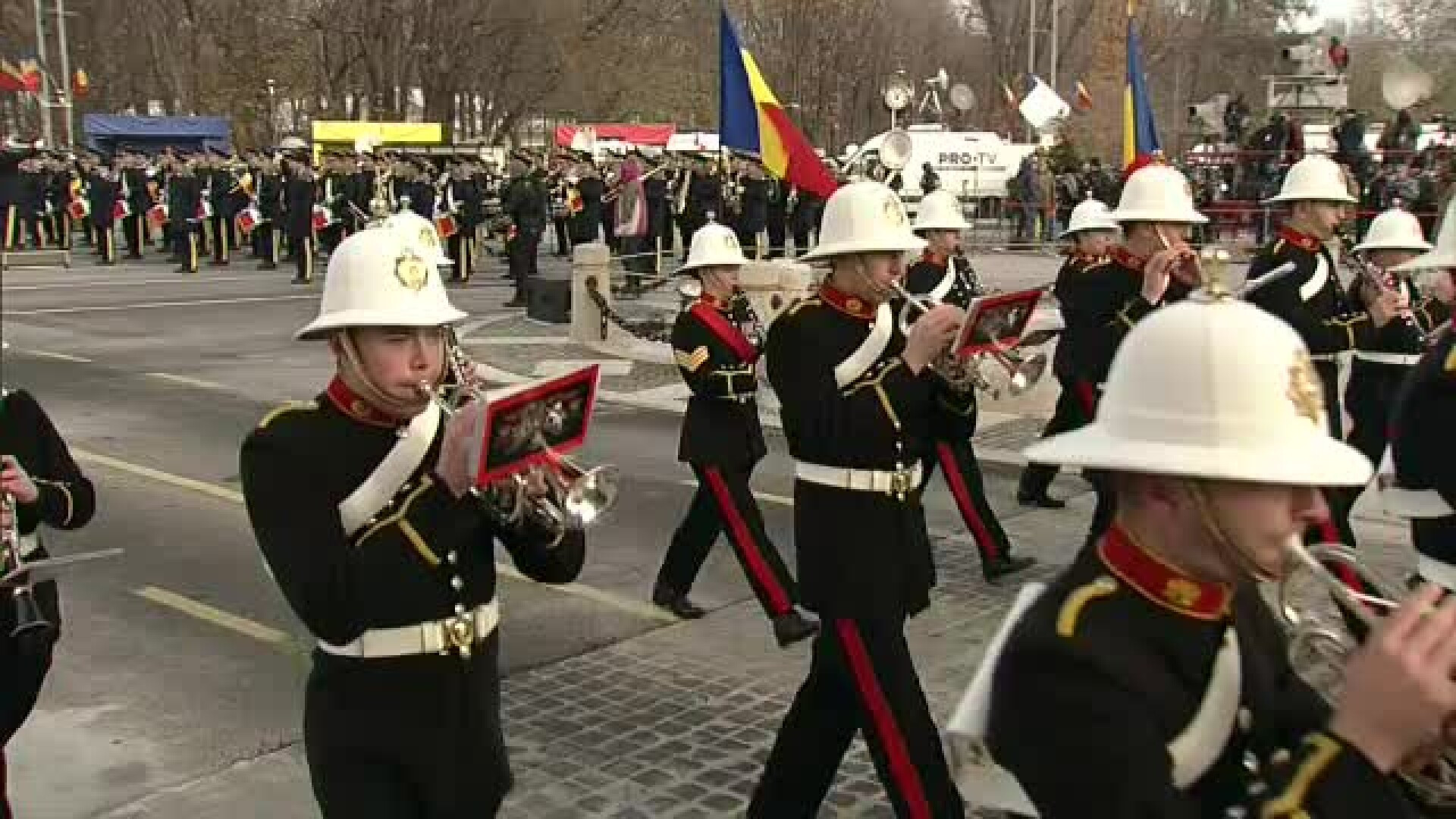 militari britanici la parada de 1 decembrie