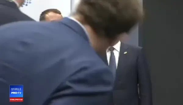 Gestul făcut de Putin ca să-i explice lui Macron de ce a sechestrat navele ucrainene din Marea Azov