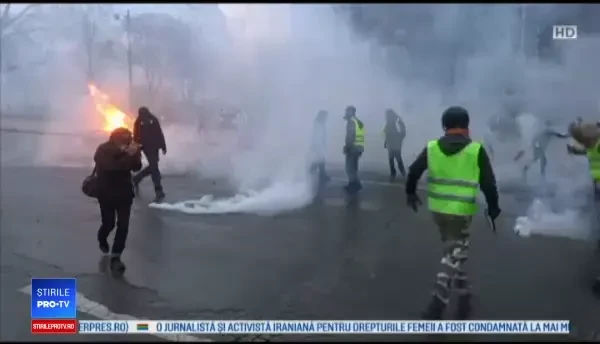 Reuniune de urgenţă la Paris, după revolta "vestelor galbene". Sute de oameni, arestaţi