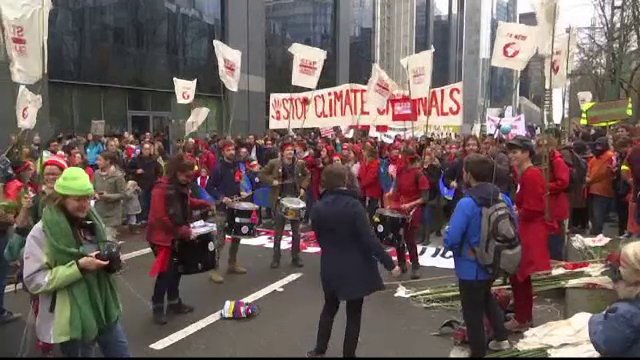 Zeci de mii de oameni au manifestat la Bruxelles, pentru un mediu înconjurător mai curat