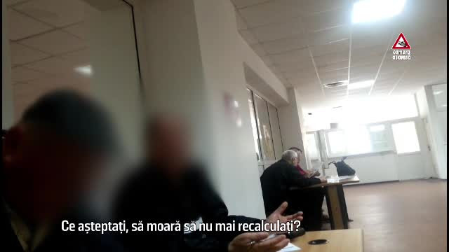 Funcționară filmată de Inspectorul Pro în timp ce primește o ”atenție”. Reacția șefilor când au văzut imaginile