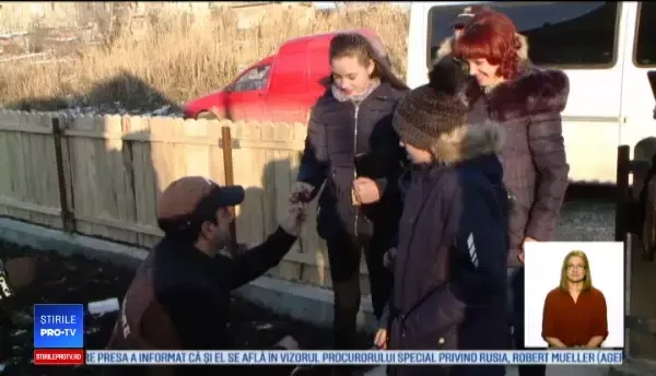 O femeie singură cu 3 copii a primit o casă prin donaţii. "Nu visam să am camera mea"