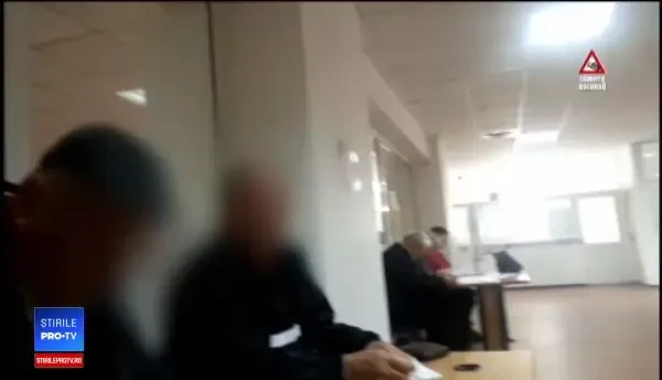 Funcționară, filmată de Inspectorul Pro în timp ce primește o ”atenție”. Reacția șefilor când au văzut imaginile