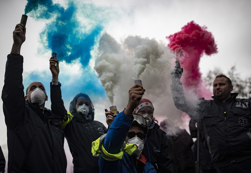 revolta vestelor galbene