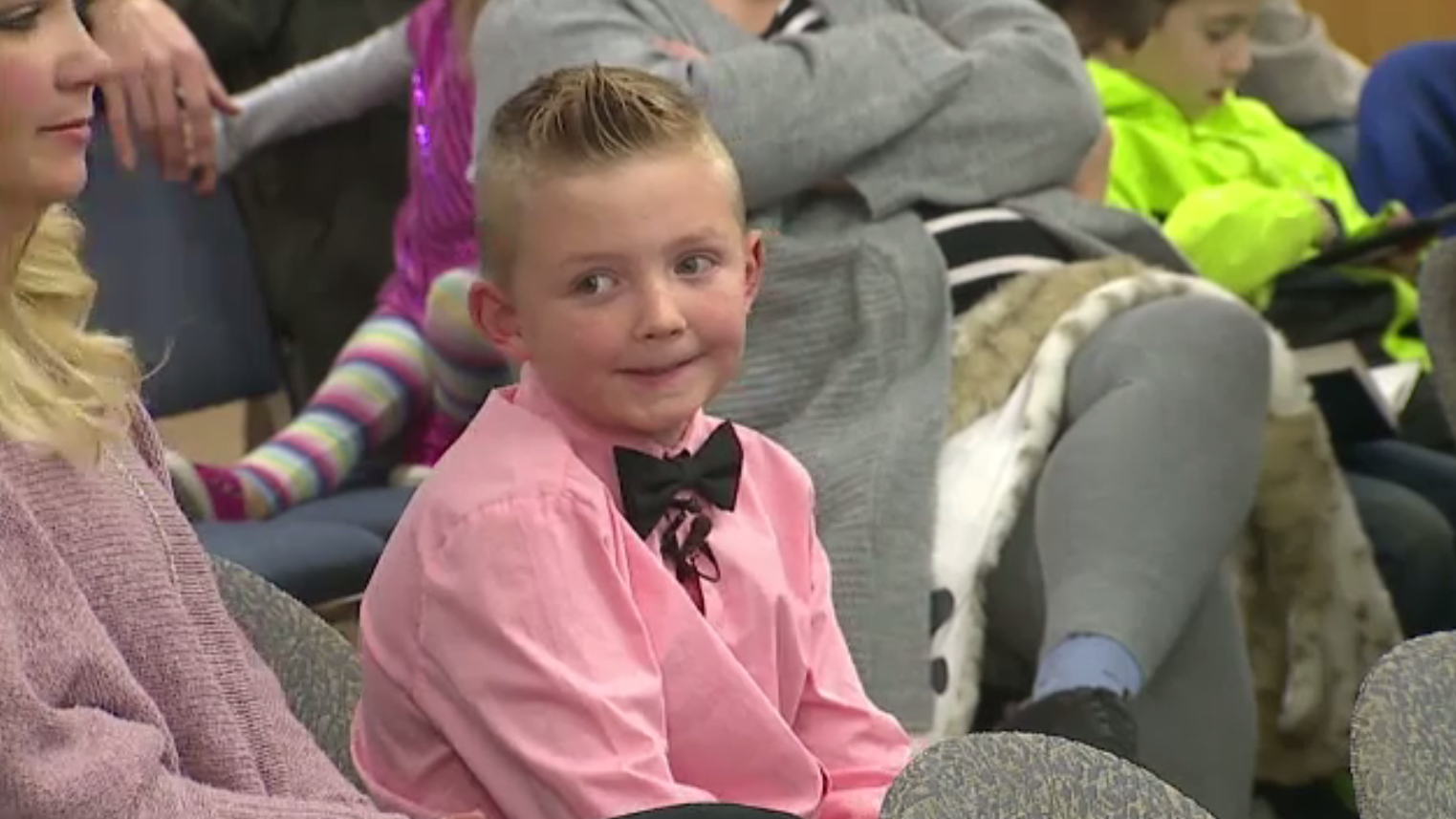 Un băiețel de 9 ani a reușit să schimbe o lege în orășelul în care locuiește. Argumentele aduse