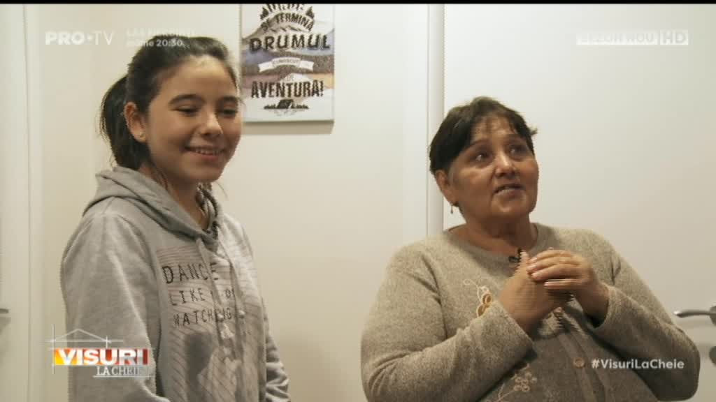 Abandonată de părinți, o fetiță crescută de bunica ei a primit vizita echipei ”Visuri la cheie”