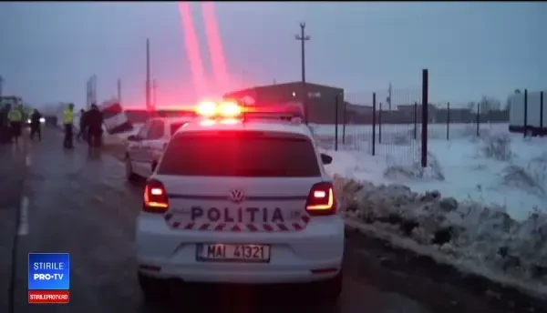 Microbuz, implicat într-un grav accident la Suceava: „Am venit cu capul în parbriz”