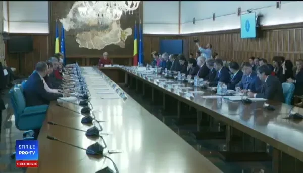 Guvernul vrea să înghețe sporurile și indemnizațiile bugetarilor în 2019. Pensiile cresc din septembrie