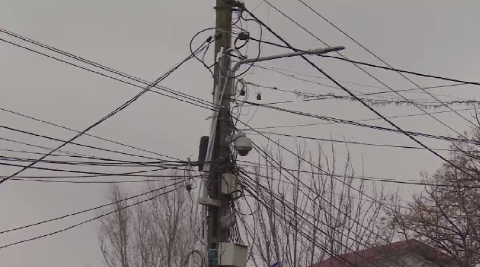 Un sat din Dâmbovița a rămas fără toate camerele video. Motivul pentru care hoții le-ar fi luat