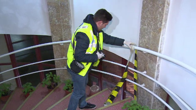 Elev de 12 ani căzut de la etaj, la Liceul de Arte din Târgovişte. O profesoară l-a găsit în stare critică