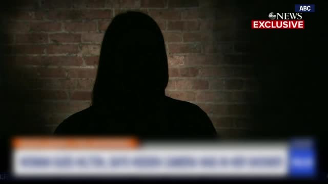 Reacţia unei femei când i s-a spus că e vedetă pe un site pentru adulţi "Tu eşti, nu-i aşa"