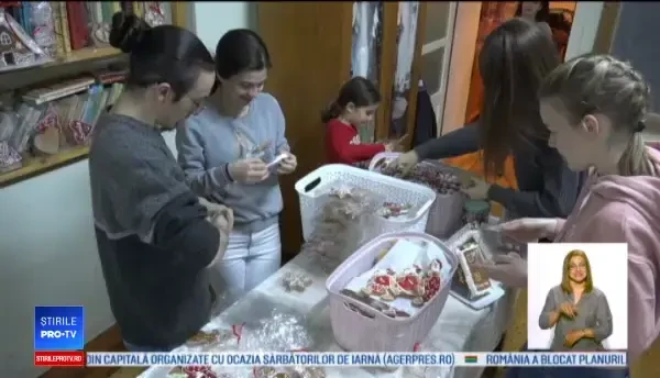 Căsuţele din turtă făcute de copiii din Sebeş, căutate în toată lume. Unde se duc banii