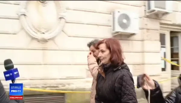 Scandalul șoferilor de ambulanță. ”Nu îi pot da eu zile de la mine!" Noi imagini care îi incriminează