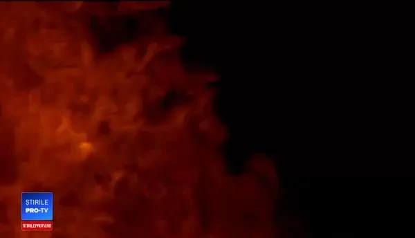 Trei case din Capitală, distruse de incendiu. Intervenție dificilă din cauza lipsei hidranților