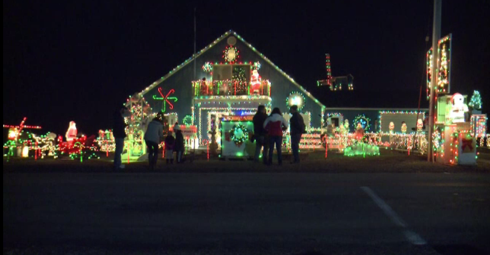 Proprietatea unui american, parc tematic de Crăciun pentru vizitatori. Mii de oameni vin să-i vadă opera