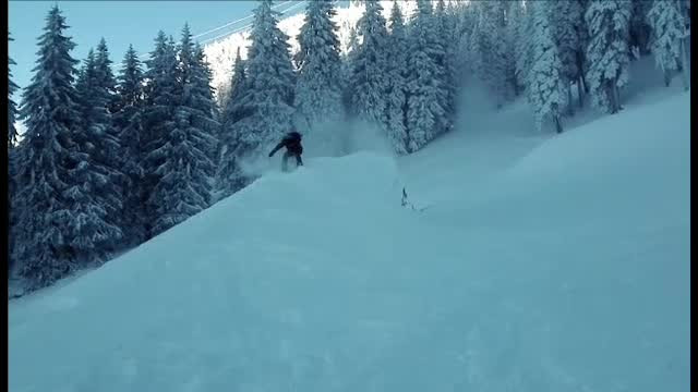 A nins în Poiana Brașov. Sezonul de iarnă s-a deschis oficial în stațiunile de munte