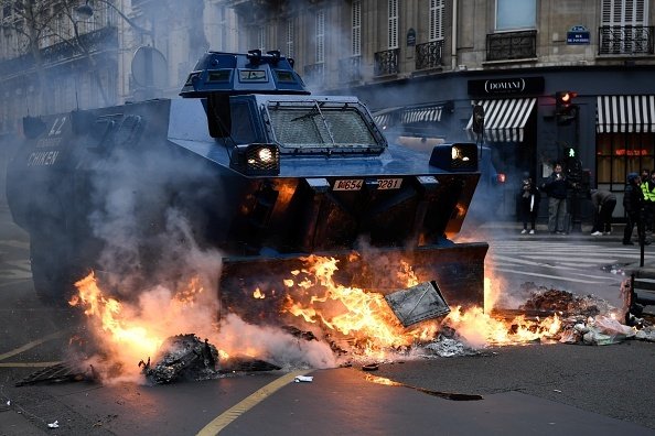 PROTESTE VESTE GALBENE PARIS - 11