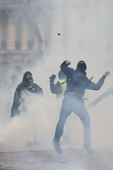 PROTESTE VESTE GALBENE PARIS - 5