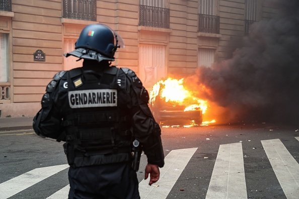 PROTESTE VESTE GALBENE PARIS - 12