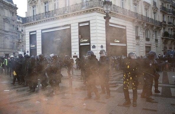 PROTESTE VESTE GALBENE PARIS - 15