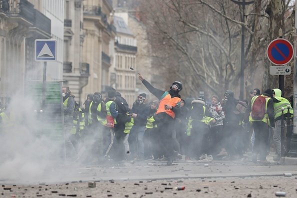 PROTESTE VESTE GALBENE PARIS - 18
