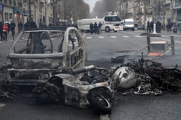 PROTESTE VESTE GALBENE PARIS - 22