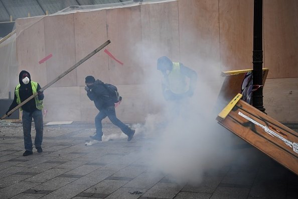 PROTESTE VESTE GALBENE PARIS - 26