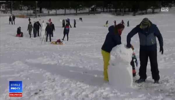 A nins în Poiana Brașov. Sezonul de iarnă s-a deschis oficial în stațiunile de munte
