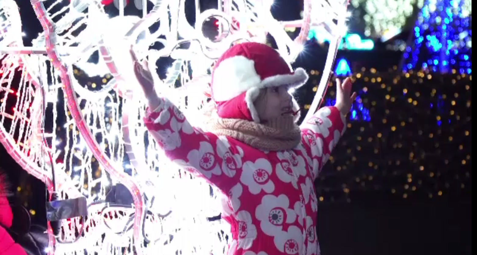 Târgul de Crăciun din Constanța și-a deschis porțile. Cum au fost întâmpinați vizitatorii