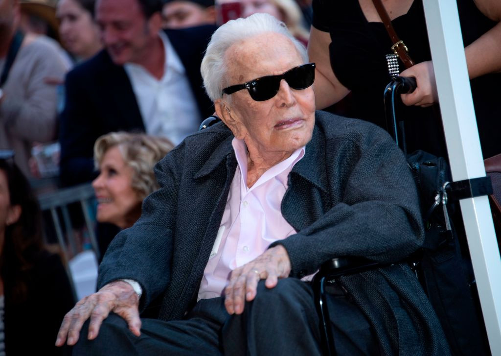 Interviu cu Kirk Douglas la 102 ani: ''Sunt recunoscător pentru tot ce mi s-a dat''