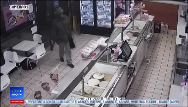Cruntă dezamăgire pentru un bărbat care a jefuit un magazin de îngheţată. Cu câți bani s-a ales
