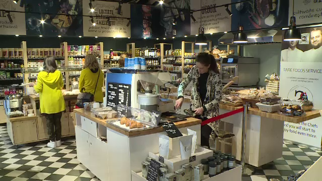 Cât trebuie să scoată din buzunar românii pentru o cină de Crăciun pregătită la restaurant