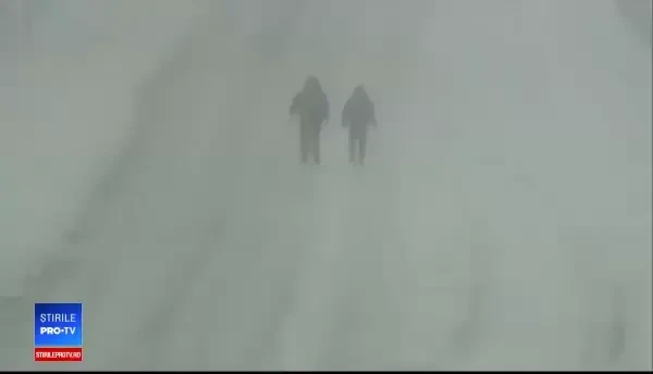 Ninsori, gheaţă şi ploaie îngheţată în SUA. Școli închise și zboruri anulate