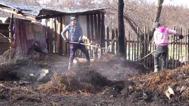 Casa incendiata bacau