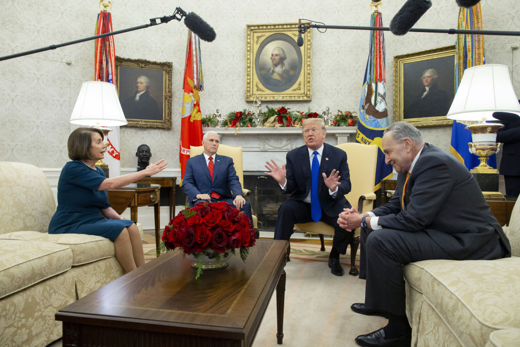 Scene incredibile în Biroul Oval: Trump a început să se certe cu opoziția. VIDEO