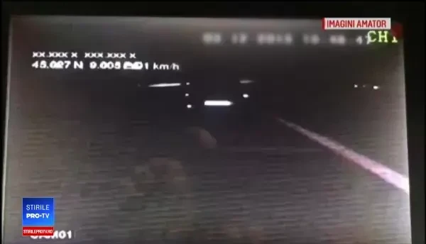 Cascadoriile făcute de câțiva hoți români, pentru a goli un TIR aflat în mers. VIDEO